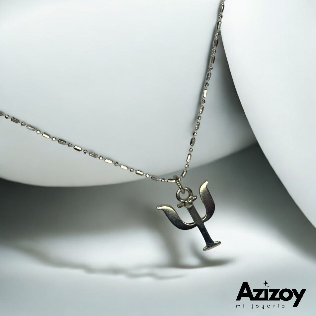 Dije con símbolo (psique)con cadena.