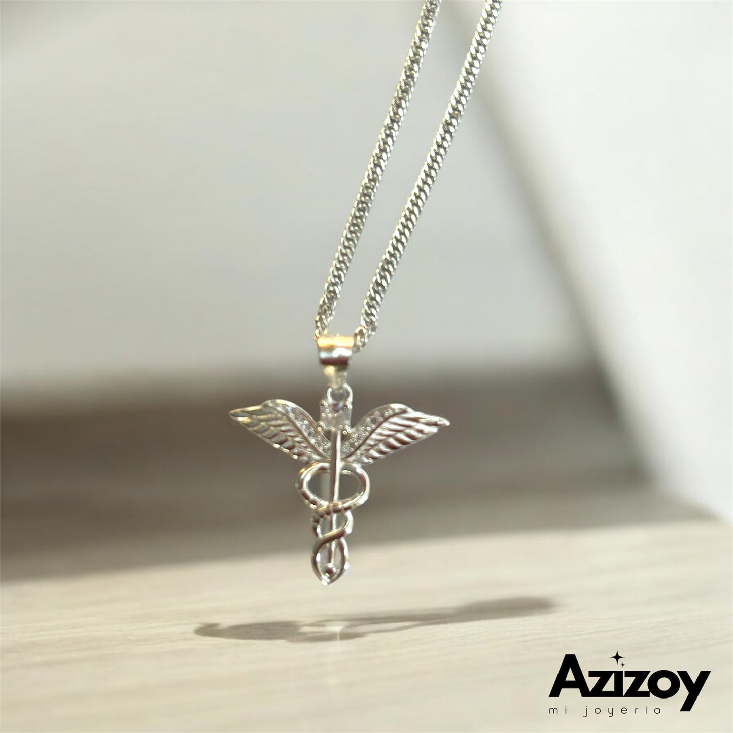 Dije Símbolo de Medicina con Cadena.