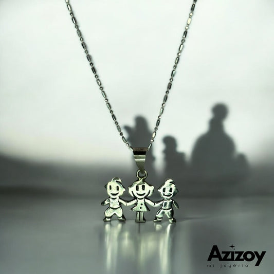 Dije de Familia con cadena.
