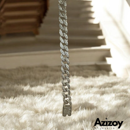 Pulsera estilo cubano cubierta de circonias.