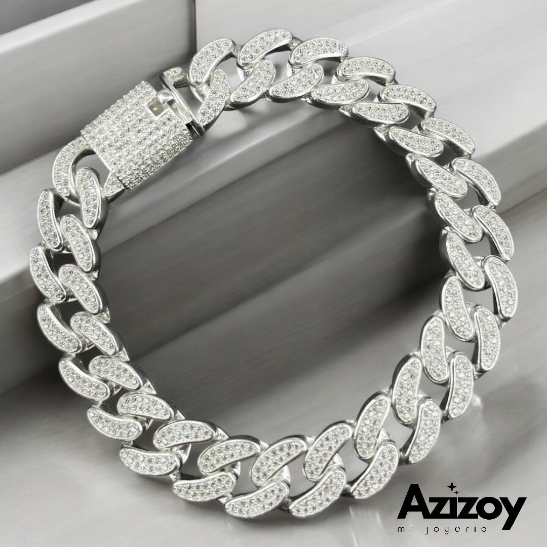 Pulsera estilo cubano cubierta de circonias.